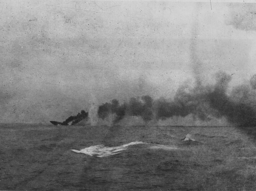 HMS Indefatigable sinking at the Battle of Jutland