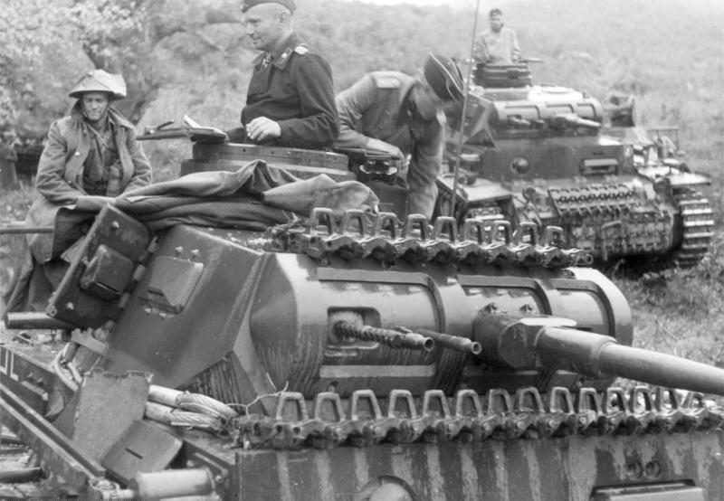 Panzer III in Greece, 1941 with captured New Zealander